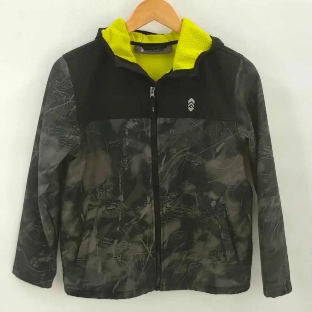 Free Country Boys Softshell Jacket Map Print Black size 10 12 neon lined